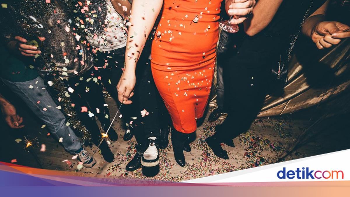 Niqob bilan suv ostida jinsiy aloqa