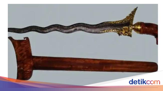 38 Nama Senjata Tradisional di Indonesia Beserta Asalnya Lengkap