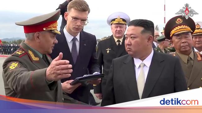 Kim Jong Un Observes Russian Bombers, Missiles, and Warships in Moscow