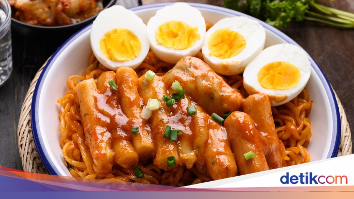 Resep Rappoki Resep Mie Pedas Toppoki dan Sosis yang Mantap Mengenyangkan