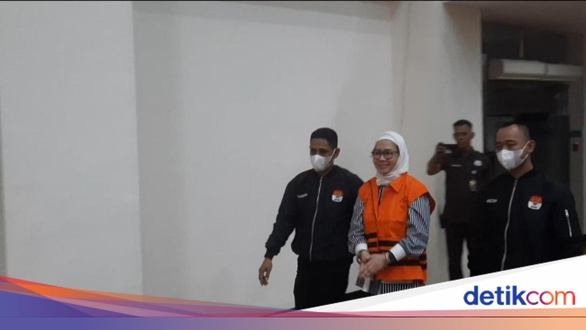 Eks Dirut Pertamina Karen Agustiawan Ditahan KPK!