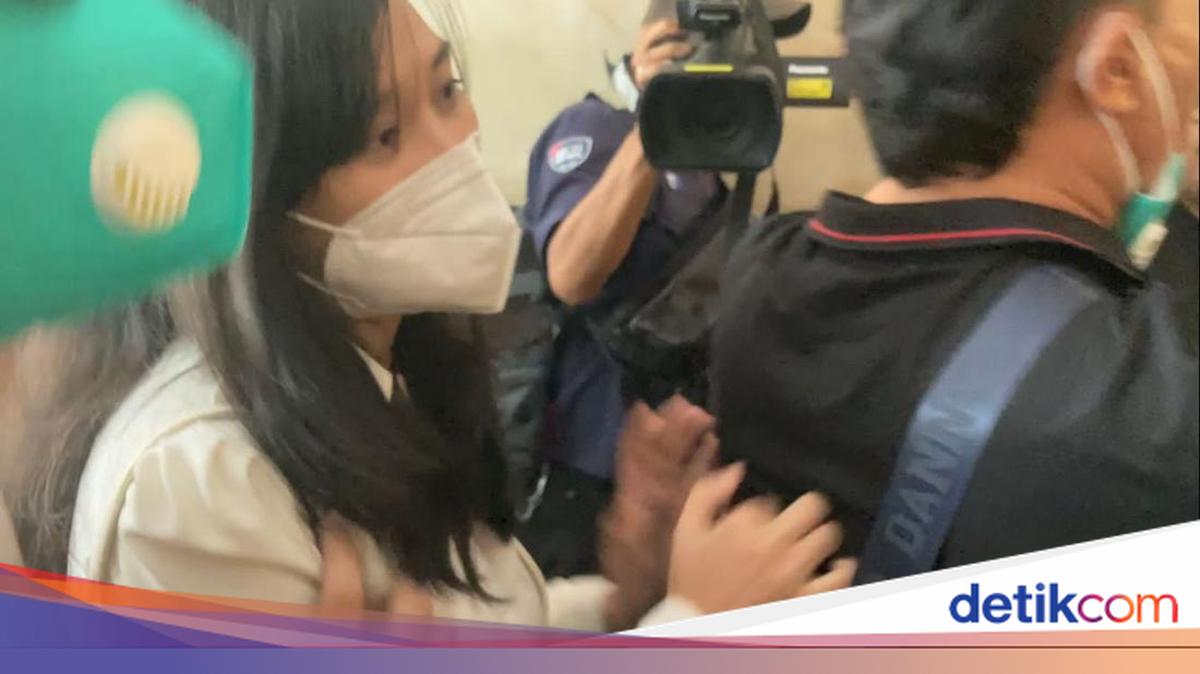 Ukraina porno yulduzlar rasmlar Plyajda yashirin kamerali jinsiy aloqa