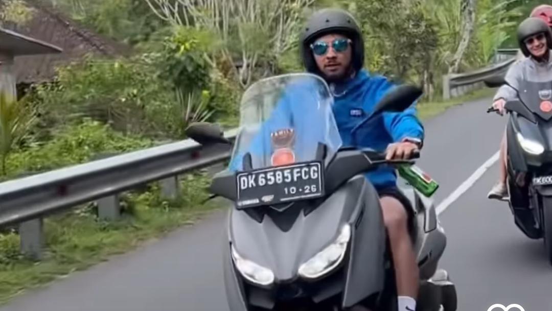 Bule Di Bali Viral Lagi, Naik Motor Sambil Zig-zag Dan Minum Bir