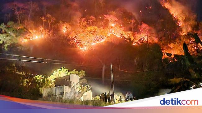 Fire Breaks Out in Mount Jayanti in Sukabumi, West Java