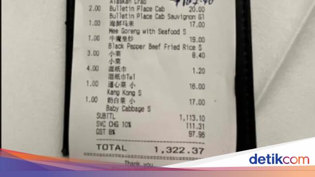 Japanese Tourist Angers Police and Reports Overcharged Restaurant in Singapore