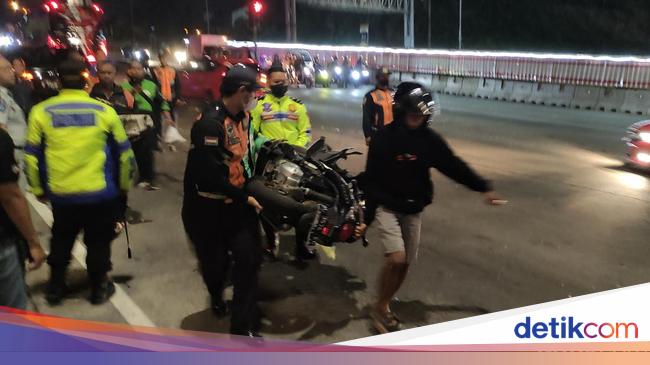 Puluhan Orang Jadi Korban Kecelakaan Di Exit Tol Bawen