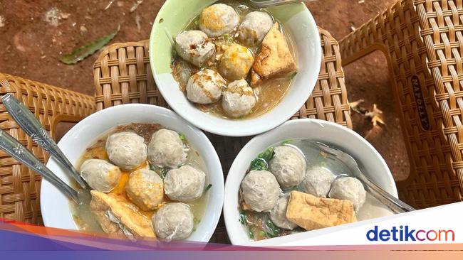 Cobain Yuk! Ini 10 Bakso Enak Langganan Artis hingga Pejabat