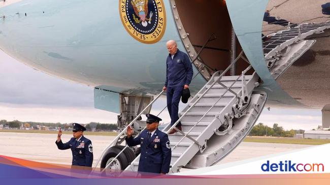 Joe Biden Slips on Stairs of Air Force One at Detroit Airport: Age Becomes a Concern