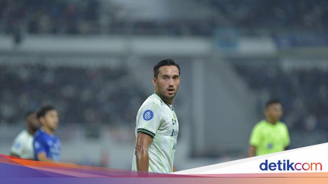 Ezra Walian Dikabarkan Gabung Persik Kediri