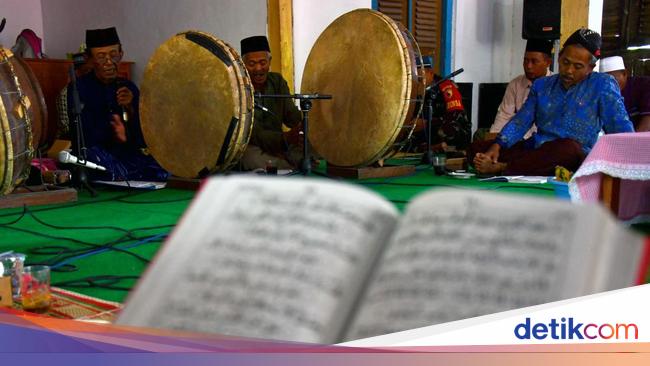 Lirik Mahalul Qiyam Lengkap Dengan Latin Dan Artinya