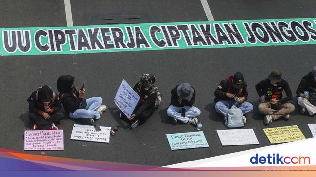 Apakah UU Cipta Kerja Sudah Menciptakan (Lapangan) Kerja?