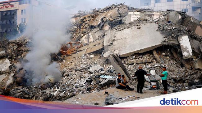 Israeli Attack on Al-Ahli Arab Hospital in Gaza: Hundreds Killed