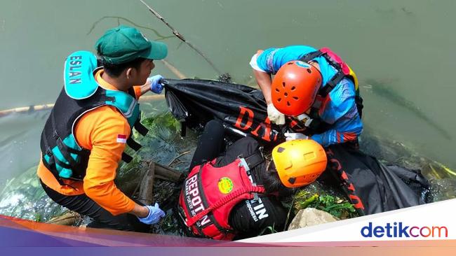 Jasad 2 Remaja Karawang Ditemukan Di Bawah Tumpukan Eceng Gondok 1087