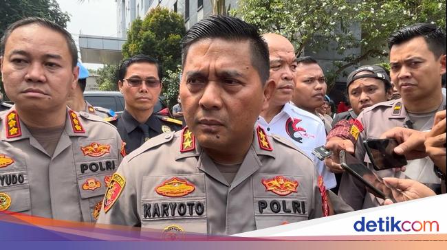 Police Search the Office and Home of KPK Chairman, Firli Bahuri, in Extortion Case