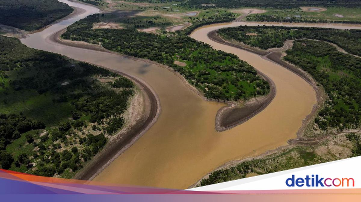Sungai Amazon mengalir dari Pegunungan Andes di Peru, melintasi Amerika Selatan dan bermuara di Samudra Atlantik. Namun, aliran sungai itu pernah berbalik arah.