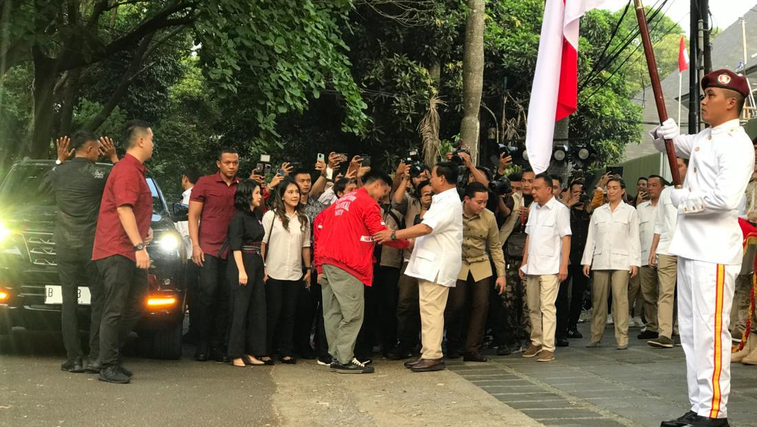 Momen Kaesang Salim Saat Disambut Prabowo Di Kertanegara