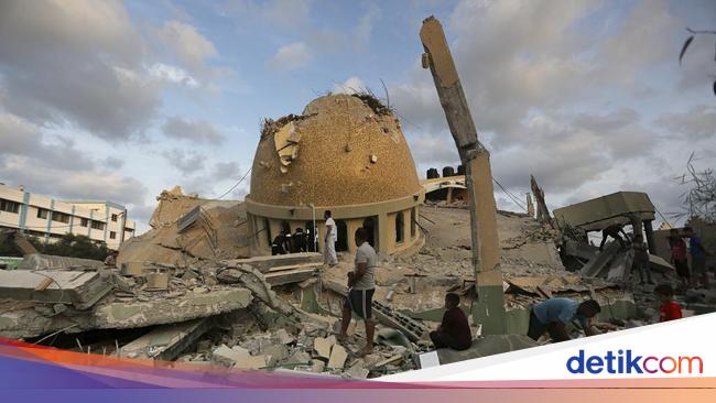 Israel Continues Military Attacks on Gaza, Killing Thousands – Latest Updates and Impacts on Civilians