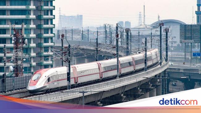 PT Kereta Cepat Indonesia-China Sets Promotional Rate for Jakarta-Bandung Fast Train: IDR 300 Thousand