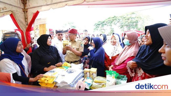 Warga Banyuwangi Serbu Gerakan Pangan Murah Yang Digelar Serentak