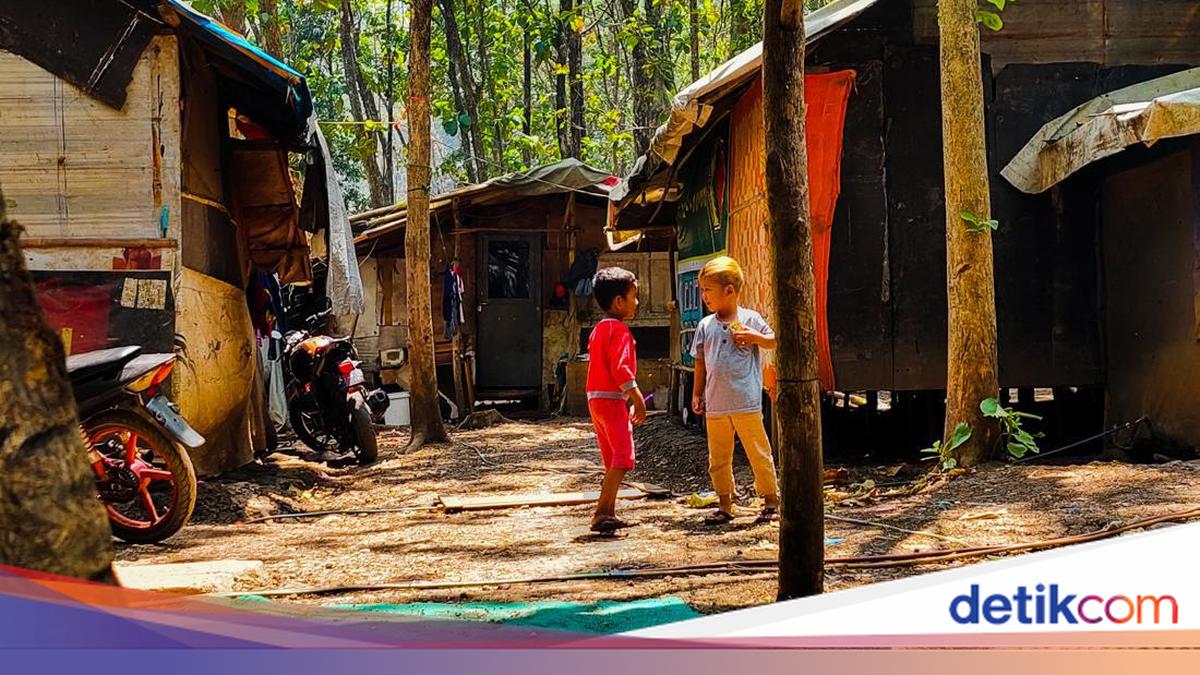 Menengok Kehidupan di Kampung Pemulung TPA Sarimukti