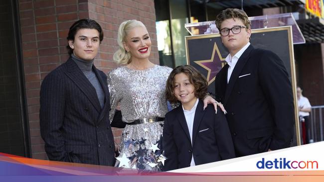 Gwen Stefani’s Sons Make an Appearance at the Hollywood Walk of Fame Ceremony