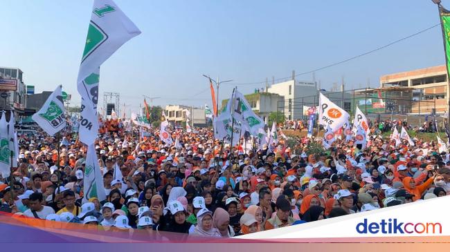 Anies Baswedan and Cak Imin Hold Healthy Exercise and Morning Walk Event in Depok, West Java