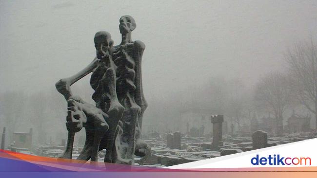 Bukan Hantu, Tapi Tetap Saja Foto Ini Bikin Merinding