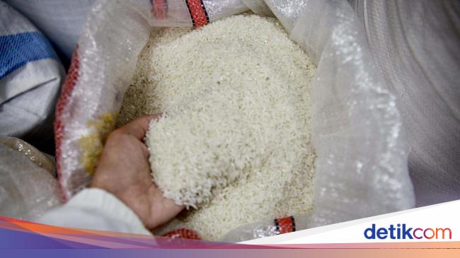 Tok! Pemerintah Naikkan Harga Beras Medium Jadi Rp 13.500/Kg
