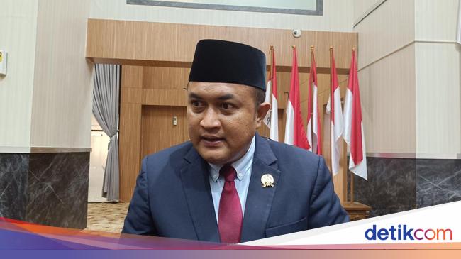 Ucapan Maaf Bupati Bogor Buntut Kades Tertawakan Bingkisan