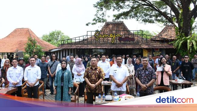 Wujudkan Ekonomi Kreatif, Desa Tenjolayar Unjuk Gigi Sebagai Pusat Inovasi
