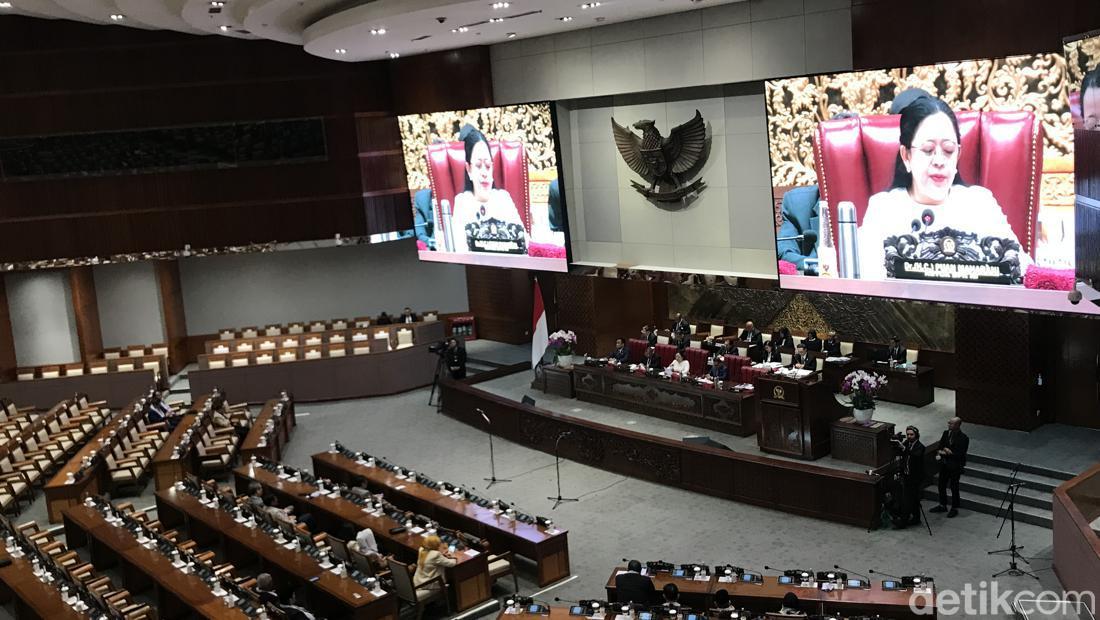 Puan Pimpin Rapat Paripurna DPR, 154 Anggota Dewan Hadir Fisik