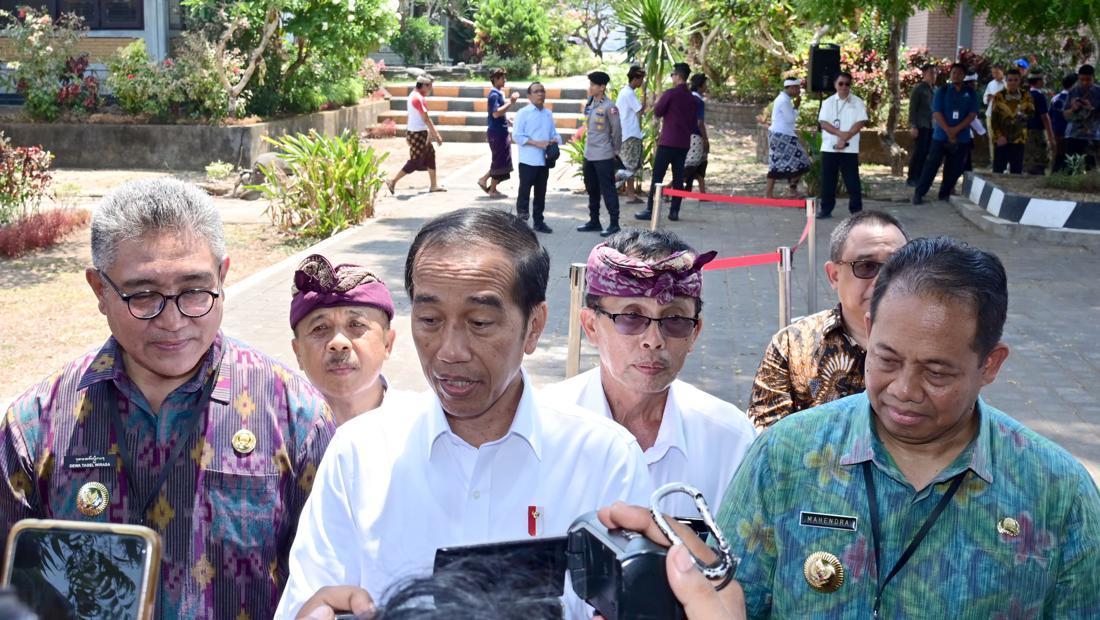 Respons Jokowi Soal Baliho Ganjar-Mahfud Dicopot Saat Kunjungannya Di Bali