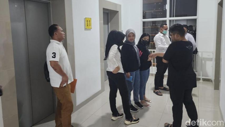 Polisi Bongkar Prostitusi Online Di Icon Apartemen Gresik