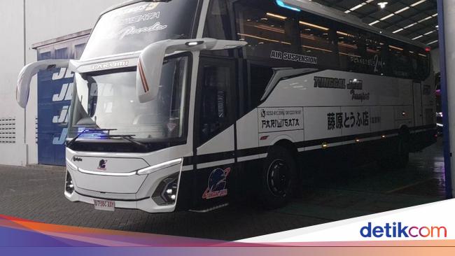 New Tunggal Jaya Buses with Initial D Inspired Livery