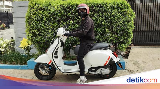 New Vespa GTS 150 Super Sport Fuel Consumption Review in Jakarta