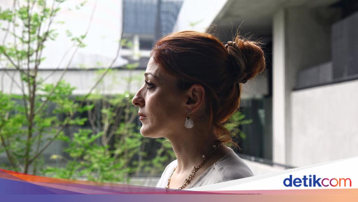 7 Potret Penulis Palestina Maya Abu Al-Hayyat, Serukan Pembebasan Lewat Puisi