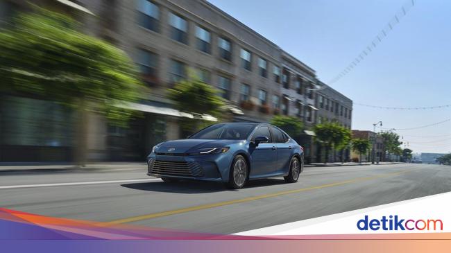 Toyota Camry Terbaru Kian Dekat ke Indonesia