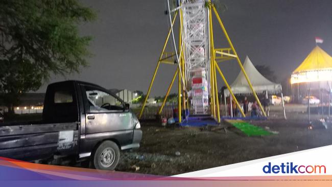 Bianglala Pasar Malam Di Karanganyar Patah 2 Pengunjung Jatuh Timpa Mobil