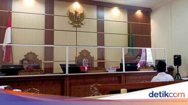 Shaman in Banjarnegara on Trial for Murder of 12 Patients