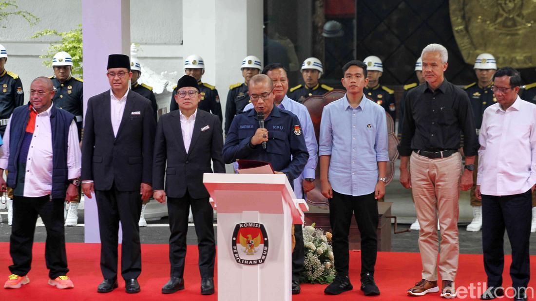 Foto Lengkap 3 Capres-Cawapres Teken Deklarasi Kampanye Pemilu Damai 2024