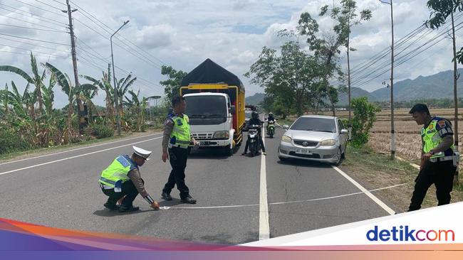 kecelakaan motor dan truk di jalan raya wonogiri