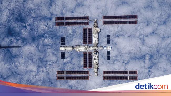 Bakteri Tak Dikenal Ditemukan di Stasiun Luar Angkasa China, Alien?