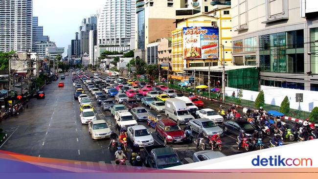 Air Quality and Traffic in Bangkok: A Surprising Discovery