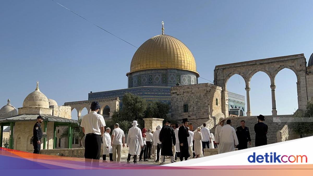 Polisi Izinkan Puluhan Pemukim Israel Masuk Halaman Masjid Al Aqsa