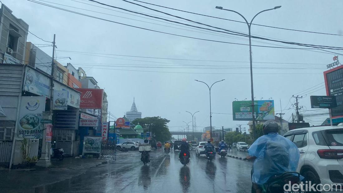 BMKG Makassar Keluarkan Peringatan Dini: 2 Kecamatan Hujan Lebat-Petir ...