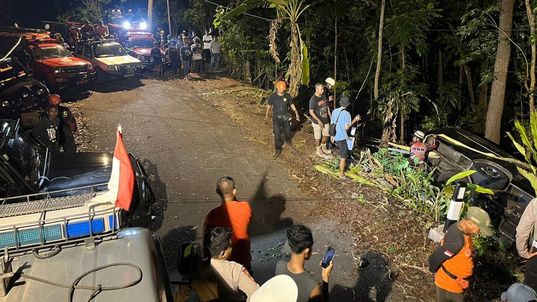 Minibus Terjun Ke Jurang Cinomati, Evakuasi Memakan Waktu 5 Jam