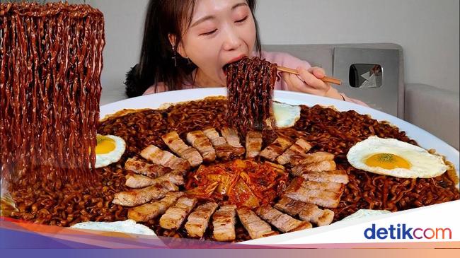 YouTuber Mukbang Korea Makan Banyak, Segini Pengeluarannya Sebulan