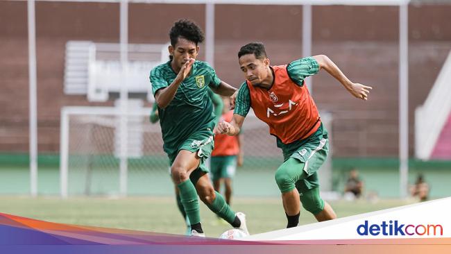 Pemain Proliga dalam latihan sebelum turnamen di Kecamatan Kayen Kidul