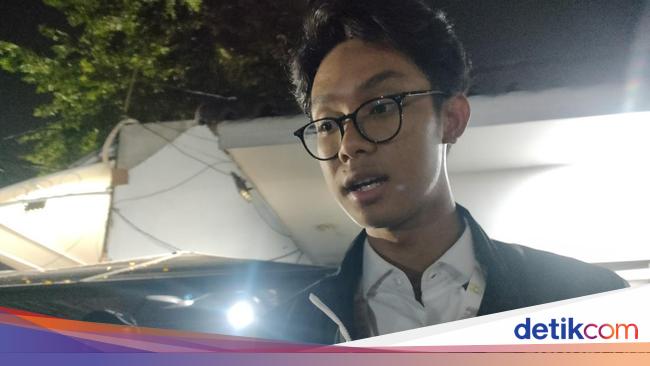 Alam Ganjar Recounts Chat with Gibran Rakabuming Raka During Presidential Candidate Debate Break