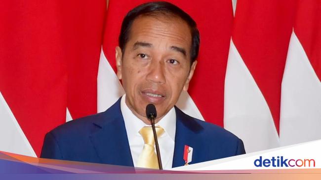 President Jokowi’s Yellow Tie Sparks Speculation on Political Allegiances in Indonesia